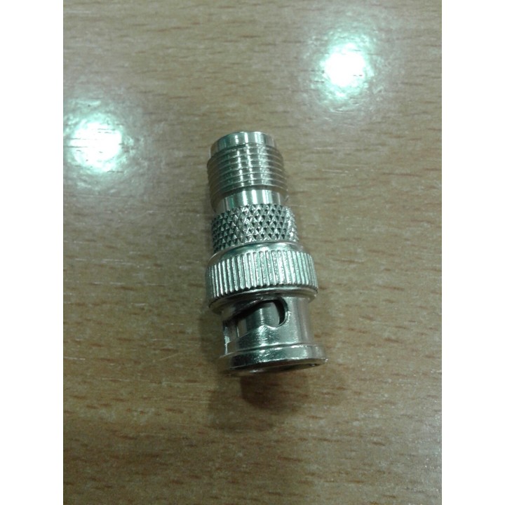 MT-2157 - ADAPTADOR BNC MACHO / TNC HEMBRA
