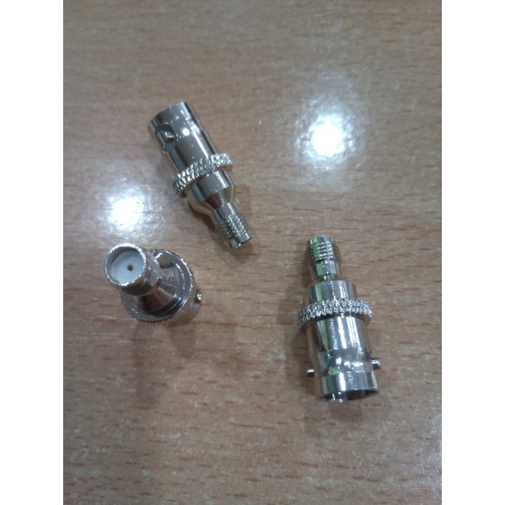 MT-8413 - ADAPTADOR SMA HEMBRA / BNC HEMBRA.
