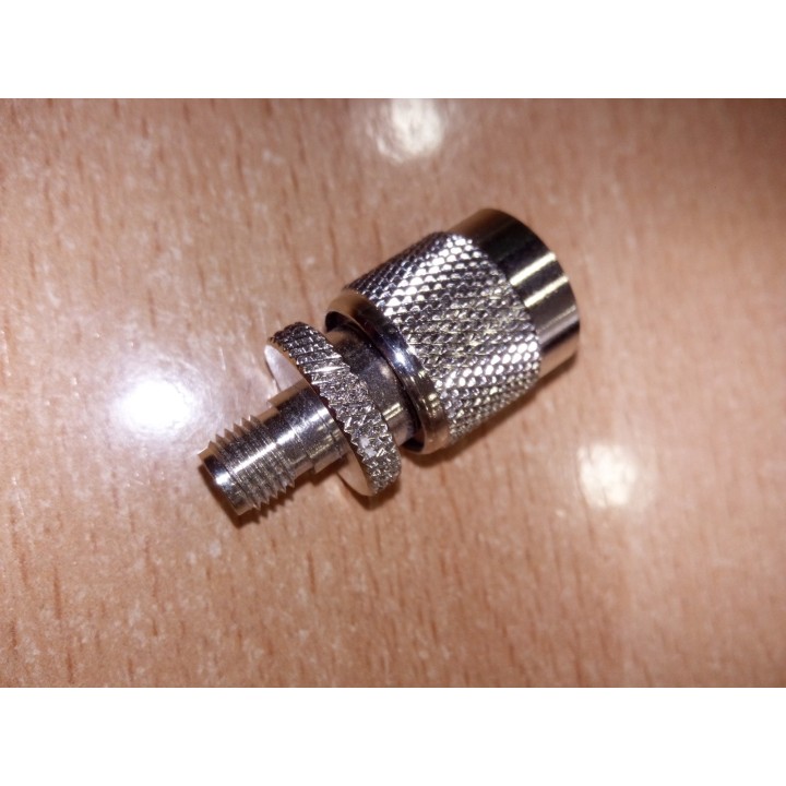MT-2246 - ADAPTADOR TNC MACHO / SMA HEMBRA.