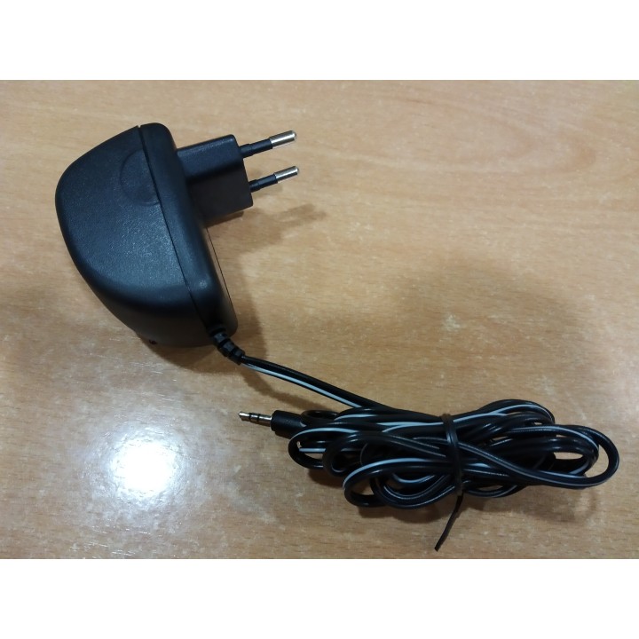 Cargador de pared Midland MW904 
