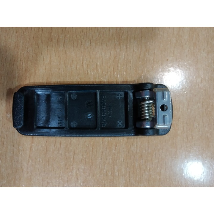 CLIP-18 CLIP DE CINTURON PARA LOS VERTEX VX-231, VX-351, VX-241 ..  Vertex Standard Original (AAF60X101) CLIP-18