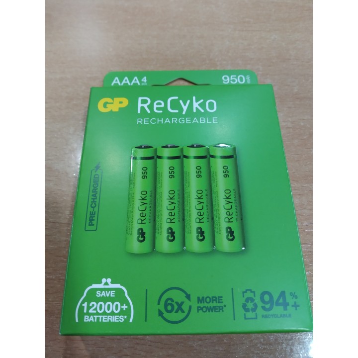 BLISTER DE 4 PILAS RECARGABLES / BATERÍAS NiMh  950 mAh
