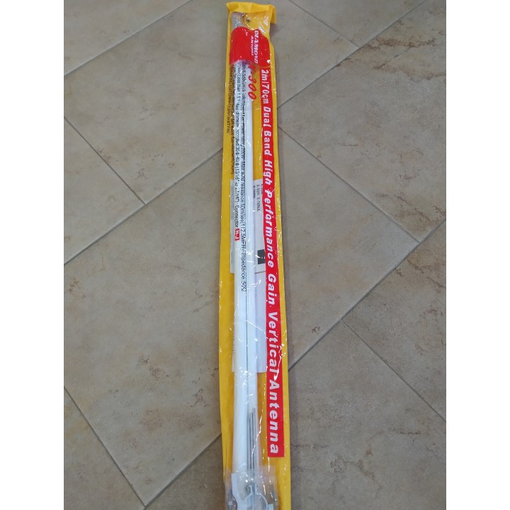 DIAMOND X-300 Antena base doble banda