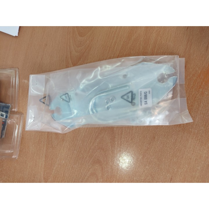 M-3 SOPORTE ANTENA 90º PARA MASTIL O PARED