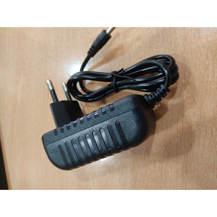CWC-151 - Cargador lento para baterías HORA / STANDARD / ALAN / CYBERCOM, etc. 12 V., 100 mAh.