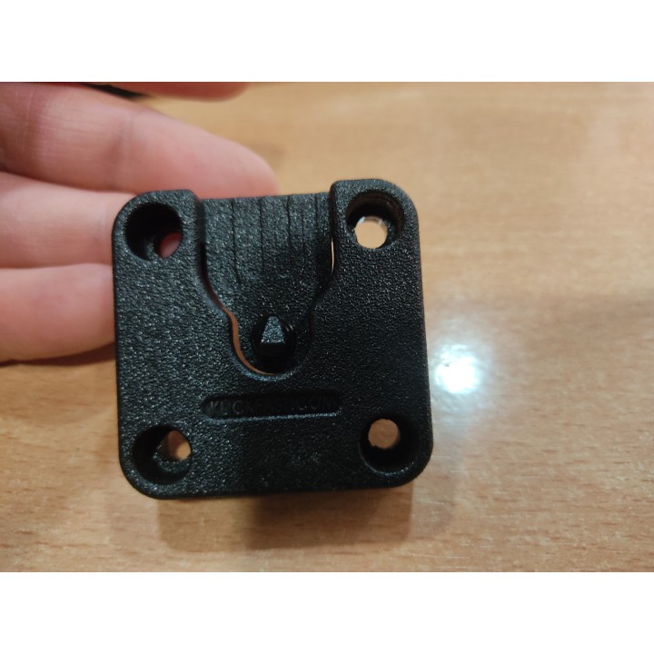 DOCK05 - Pinza CLICK FAST de plástico 5 CMS