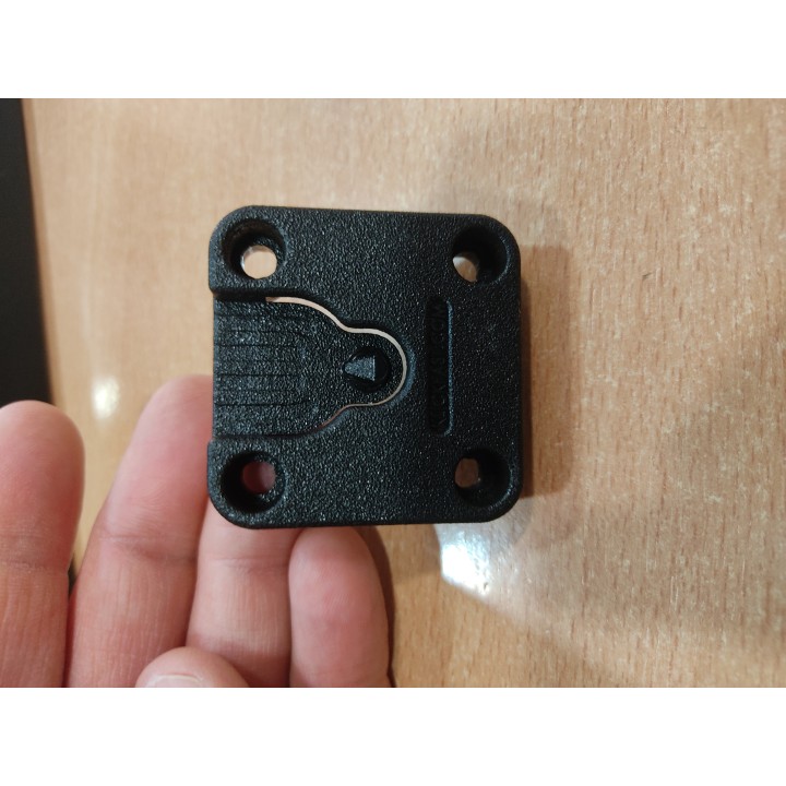DOCK05 - Pinza CLICK FAST de plástico 5 CMS