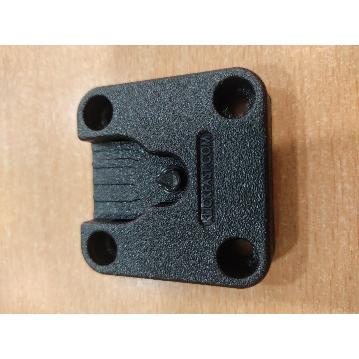 DOCK05 - Pinza CLICK FAST de plástico 5 CMS
