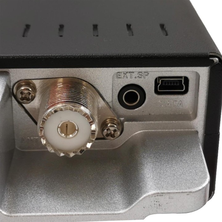 Transceptor todo modo ANYTONE AT-6666PRO para la banda de 10m