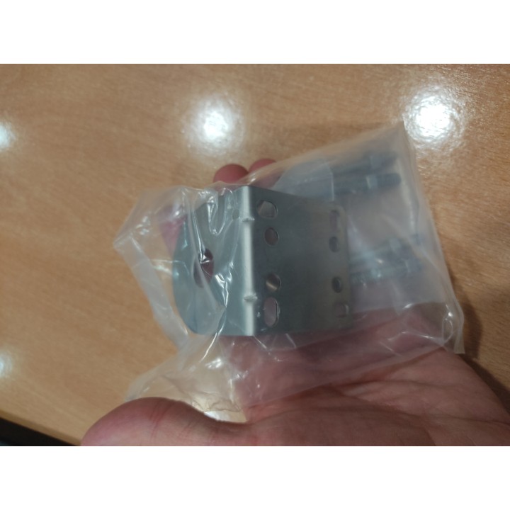 TS-10 Soporte escuadra para barra o retrovisor.