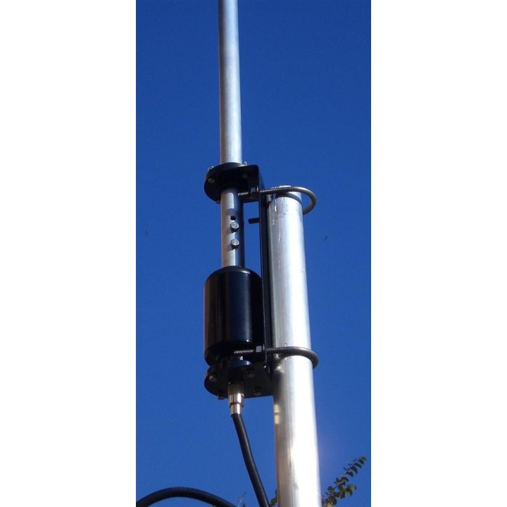 OUT-250-B - Antena vertical en aluminio de 3.5- 57 MHz., Altura: 7.13 m.