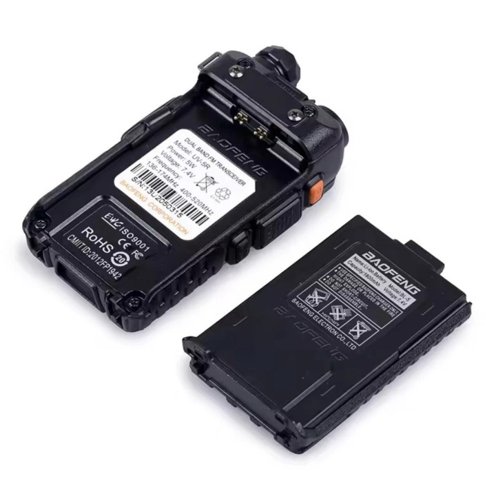 Baofeng UV-5R Walkie talkie Transceptor portátil bibanda 144 / 430 MHz.