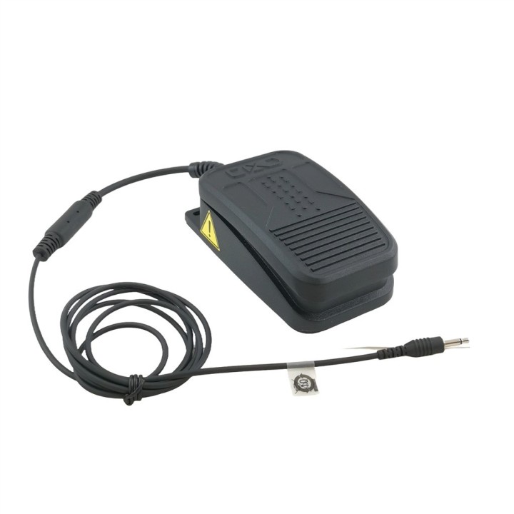 Pedal PTT de aluminio con conector 3.5 mm.