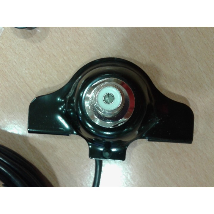 DJ-GRM-E - SOPORTE MALETERO, TIPO SEMICÍRCULO CON CABLE Y CONECTOR PL.